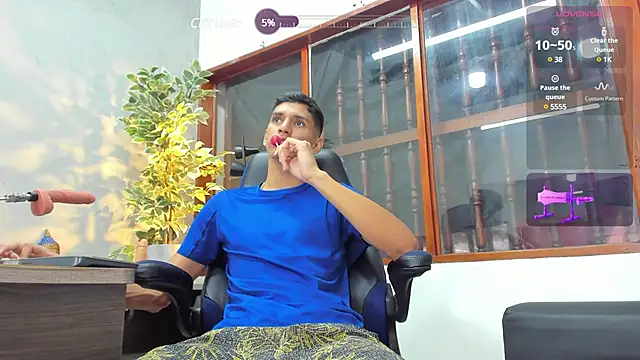 Snapshot of kieran_derek chatting on December 23, 7:41 pm kieran derek online show from December 23, 7:41 pm