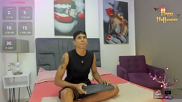 kieran derek online show from October 30, 7:59 pm