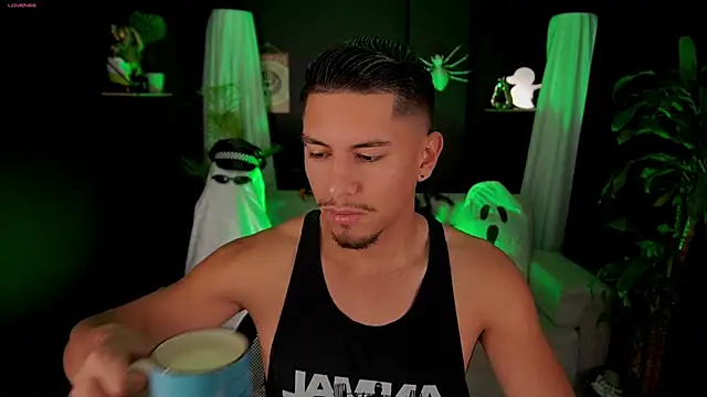 Snapshot of Aaronfox_x chatting on October 10, 1:27 pm Aaronfox x online show from October 10, 1:27 pm