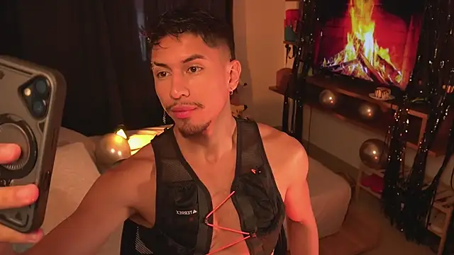 Aaronfox x online show from June 8, 10:00 pm