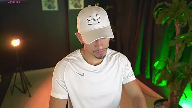 Aaronfox x online show from April 21, 11:44 pm