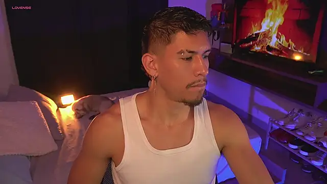 Aaronfox x online show from June 10, 11:49 pm