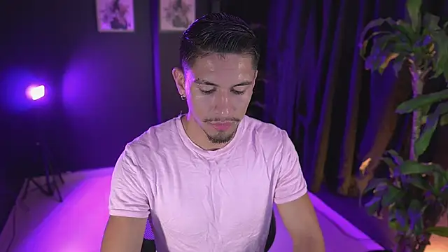 Aaronfox x online show from April 8, 2:45 am