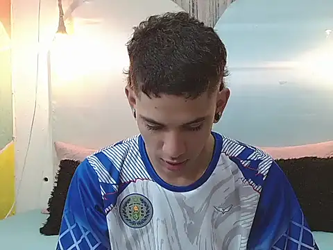 tylor boy online show from December 3, 7:53 pm