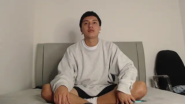 alex-lover online show from April 24, 6:21 pm