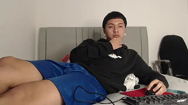 alex-lover online show from April 23, 3:33 am