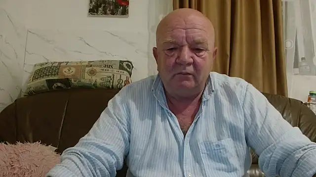 fullballs6 online show from November 12, 3:01 am