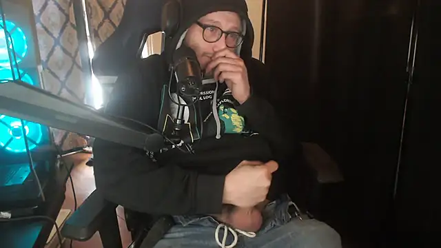 chicostick413 online show from March 21, 5:28 pm