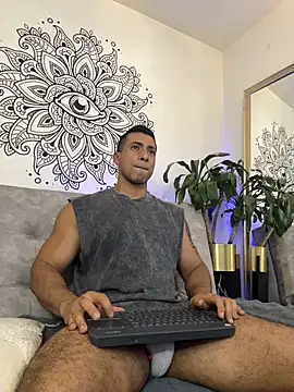 aaroncolombia online show from October 26, 9:17 pm