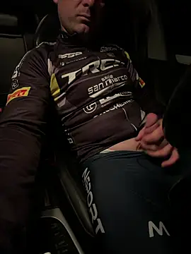 w12er online show from April 23, 6:54 pm