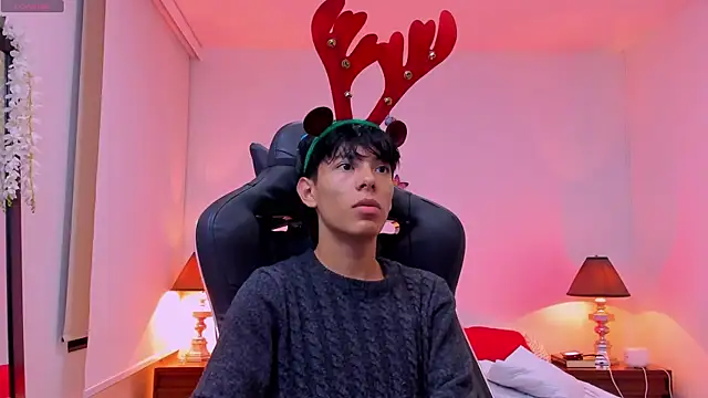 alexandersawyer online show from December 5, 12:11 pm