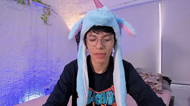 alexandersawyer online show from February 3, 11:53 am