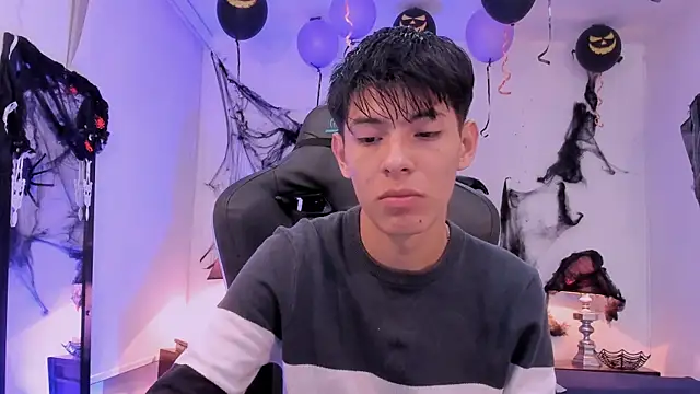 alexandersawyer online show from October 31, 12:52 pm