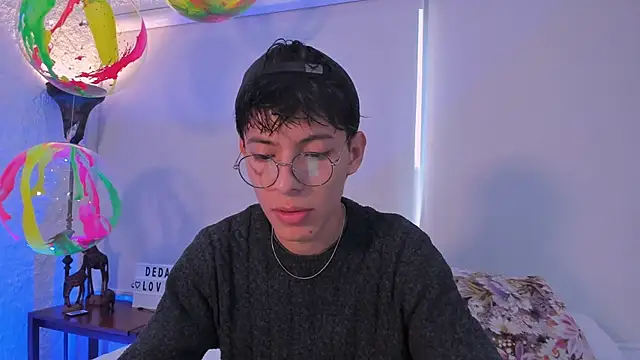 alexandersawyer online show from March 19, 12:01 pm