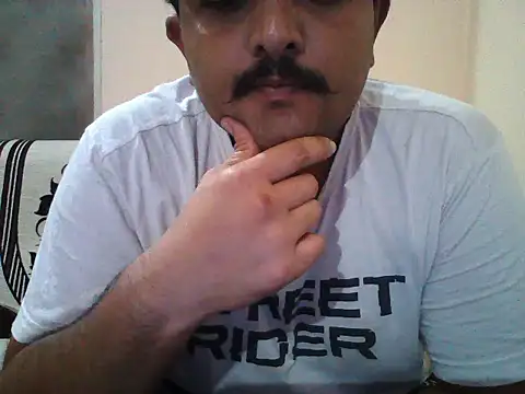 Akhil3290 online show from June 21, 4:12 pm