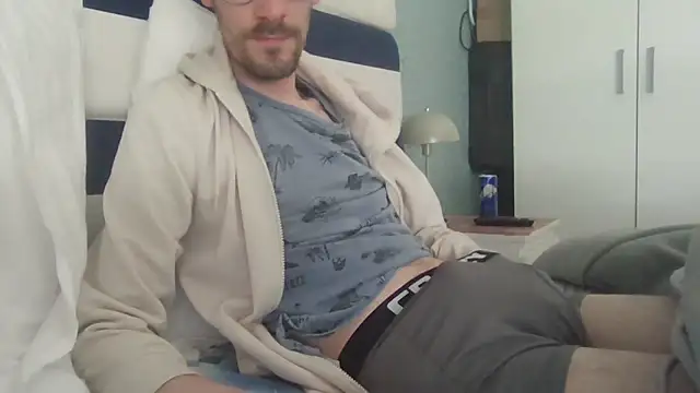 passif520 online show from April 24, 11:34 am