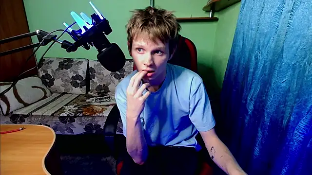 fameboyboo online show from September 16, 5:14 pm