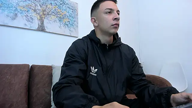 Snapshot of Samuel_Up chatting on February 5, 3:34 am Samuel Up online show from February 5, 3:34 am