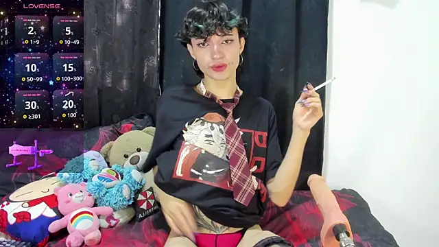 Snapshot of Bloody_lamb chatting on October 1, 2:32 pm Bloody lamb online show from October 1, 2:32 pm