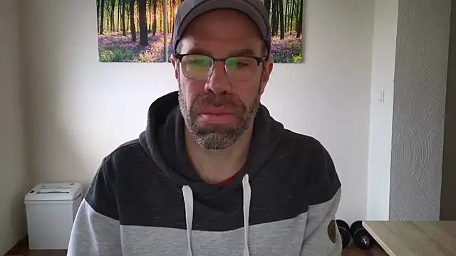 Snapshot of Harry_Boldt chatting on October 20, 3:05 pm Harry Boldt online show from October 20, 3:05 pm