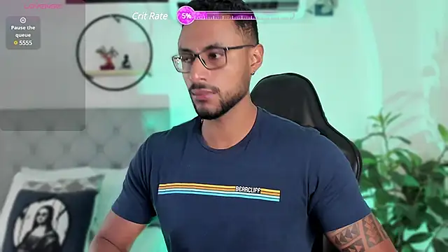 Snapshot of LiamGarcia1 chatting on December 13, 12:17 pm LiamGarcia1 online show from December 13, 12:17 pm