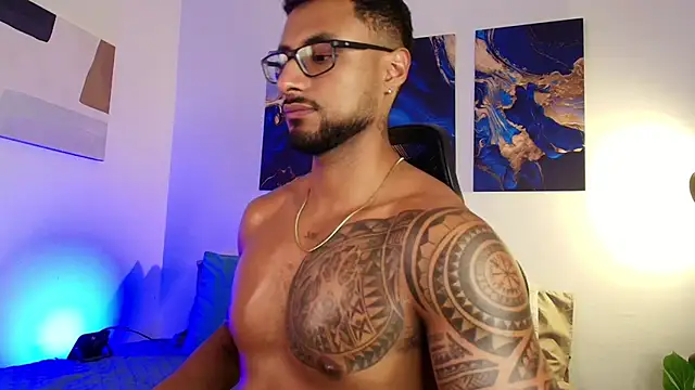 Snapshot of LiamGarcia1 chatting on September 9, 1:43 pm LiamGarcia1 online show from September 9, 1:43 pm