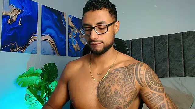 Snapshot of LiamGarcia1 chatting on September 20, 2:17 pm LiamGarcia1 online show from September 20, 2:17 pm