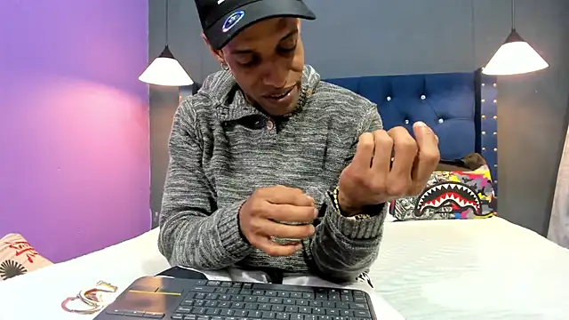 Snapshot of Salomon_koude chatting on October 2, 3:54 am Salomon koude online show from October 2, 3:54 am