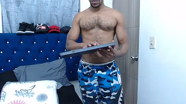 Snapshot of Salomon_koude chatting on January 7, 2:12 am Salomon koude online show from January 7, 2:12 am