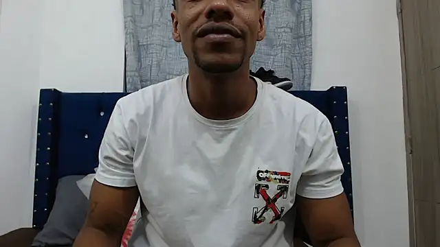 Snapshot of Salomon_koude chatting on January 24, 12:31 pm Salomon koude online show from January 24, 12:31 pm