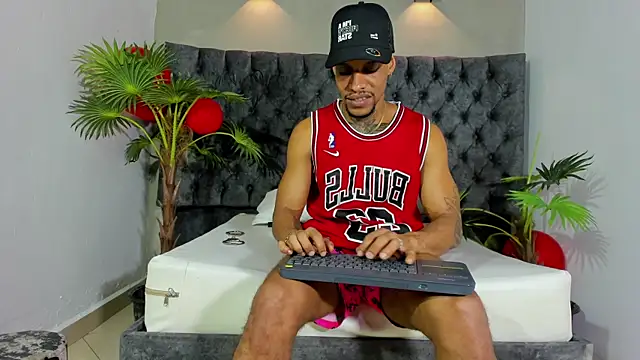 Salomon koude online show from April 23, 3:22 am