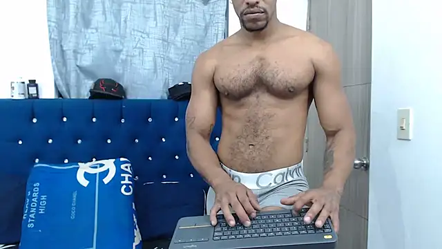 Snapshot of Salomon_koude chatting on December 15, 4:37 pm Salomon koude online show from December 15, 4:37 pm