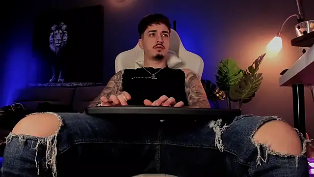 uptomatty online show from March 13, 8:11 am