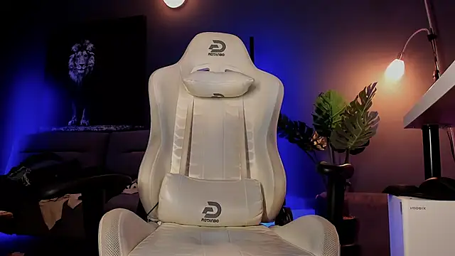 uptomatty online show from April 23, 7:57 am