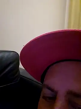 HeteroHotGuy1 online show from October 12, 11:43 pm