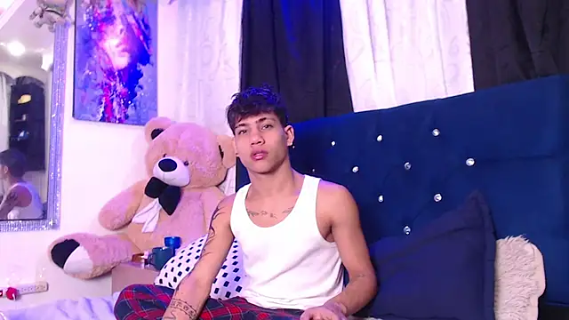 Sexys Boys Hot1 online show from September 13, 2:01 am