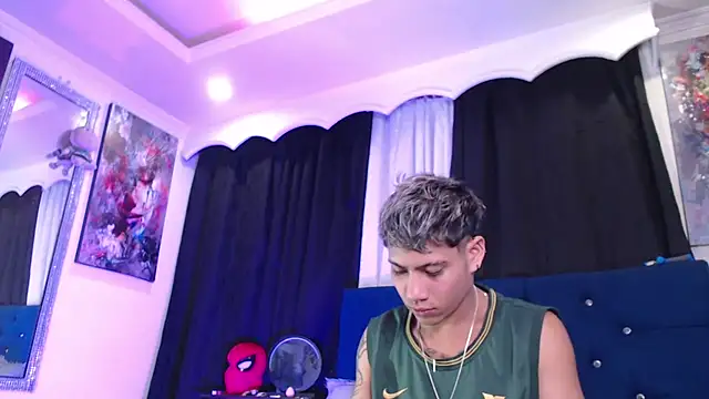 Sexys Boys Hot1 online show from June 7, 1:34 am
