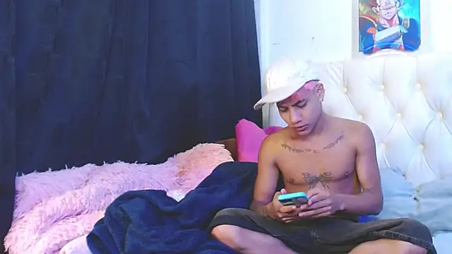 Sexys Boys Hot1 online show from January 23, 5:24 am