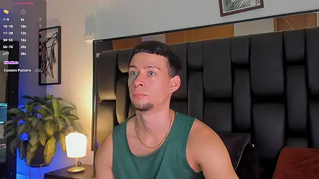 JadeSmiith  online show from September 24, 10:30 pm