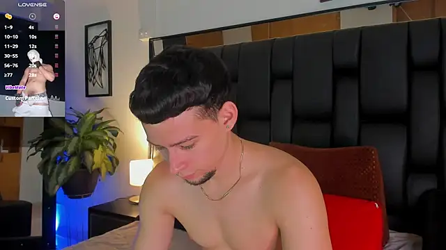 JadeSmiith  online show from October 1, 10:25 pm