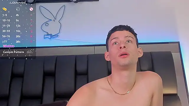 JadeSmiith  online show from January 27, 9:22 pm