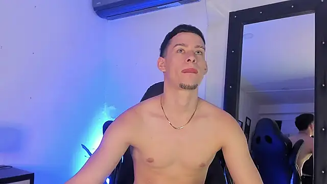 JadeSmiith  online show from March 3, 9:23 pm