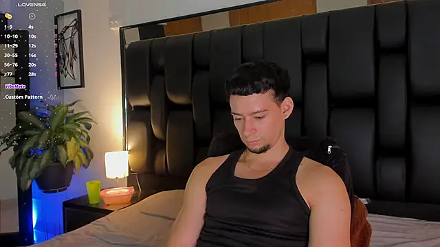 JadeSmiith  online show from September 30, 10:24 pm