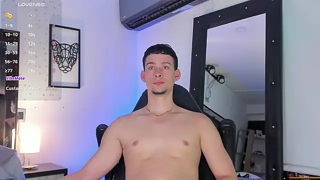 JadeSmiith  online show from March 13, 10:54 pm