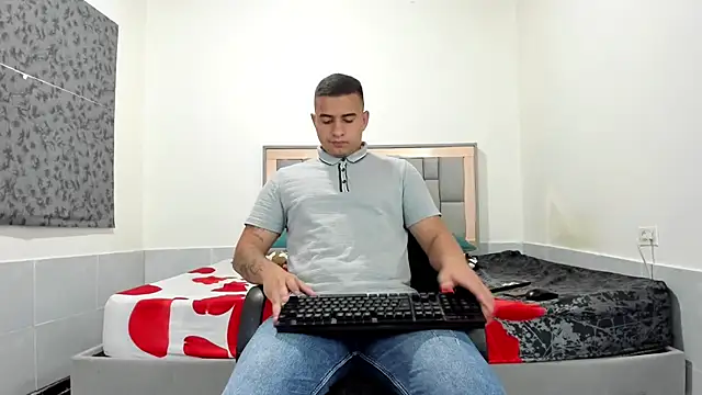 simookeler online show from June 7, 3:19 pm