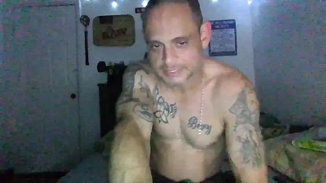 Snapshot of Buffshagswell chatting on March 5, 12:38 am Buffshagswell online show from March 5, 12:38 am