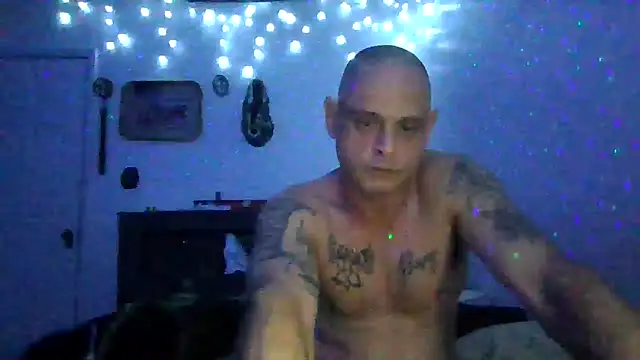 Snapshot of Buffshagswell chatting on February 22, 12:05 am Buffshagswell online show from February 22, 12:05 am