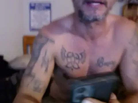 Snapshot of Buffshagswell chatting on December 2, 7:58 pm Buffshagswell online show from December 2, 7:58 pm