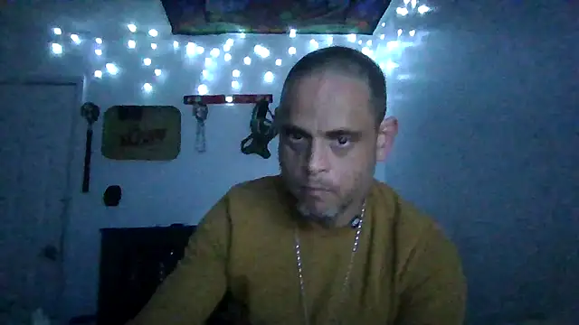 Snapshot of Buffshagswell chatting on March 6, 12:21 am Buffshagswell online show from March 6, 12:21 am