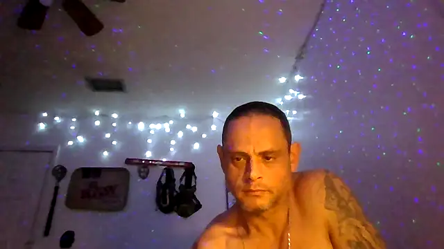 Snapshot of Buffshagswell chatting on February 20, 4:46 pm Buffshagswell online show from February 20, 4:46 pm
